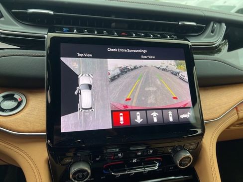 Used 2024 Jeep Grand Cherokee Summit image 29