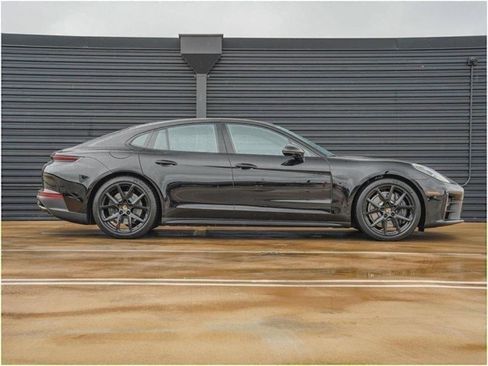 New 2025 Porsche Panamera 4 image 8