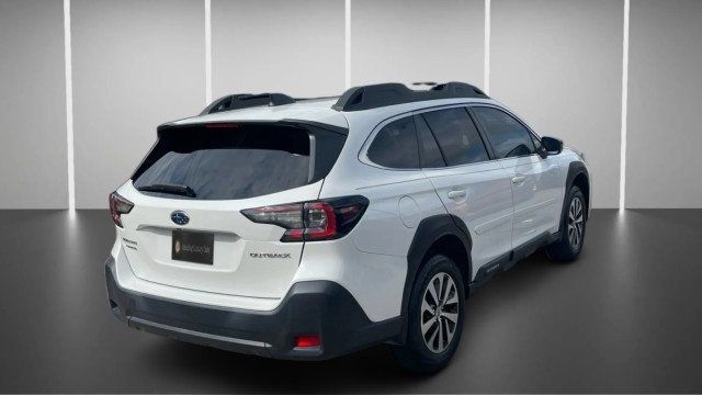 Used 2024 Subaru Outback Premium AWD/4WD image 8