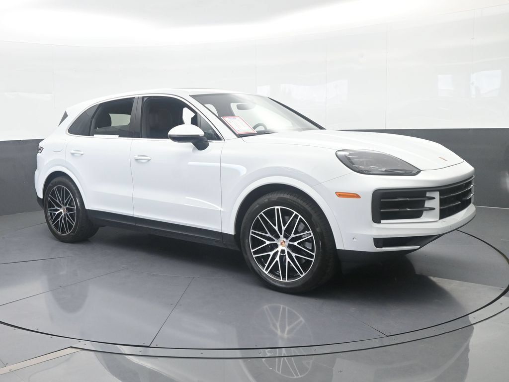 Used 2025 Porsche Cayenne AWD/4WD image 8