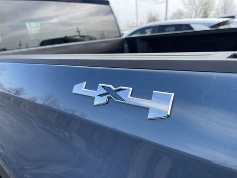 Used 2024 GMC Sierra 1500 SLT image 6