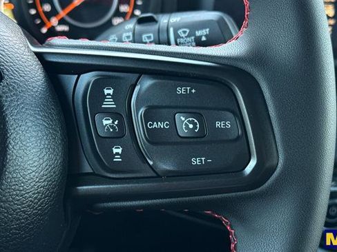 Used 2024 Jeep Wrangler Unlimited Rubicon w/ Technology Group image 28