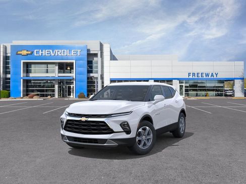 New 2025 Chevrolet Blazer LT image 8