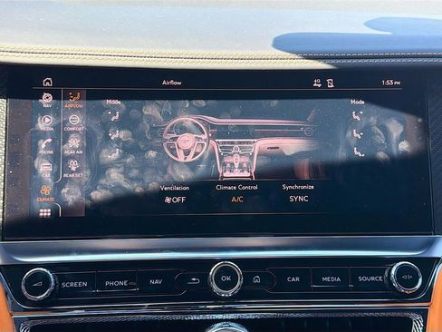 Used 2024 Bentley Flying Spur W12 image 31