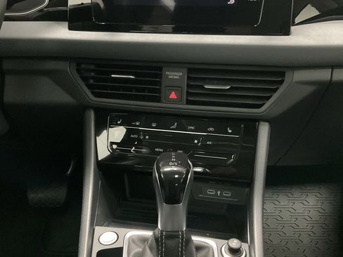 New 2026 Volkswagen Jetta SE image 12