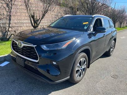 Used 2024 Toyota Highlander XLE