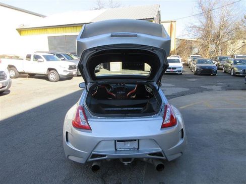 Used 2017 Nissan 370Z Touring image 18