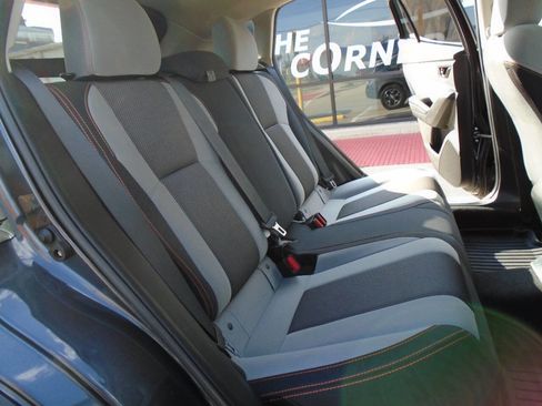 Used 2018 Subaru Crosstrek 2.0i Premium w/ Moonroof Package image 11