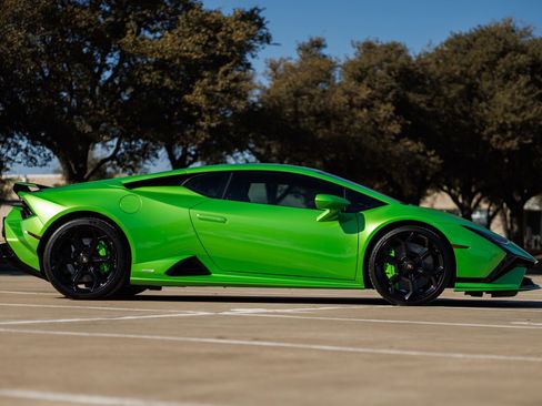 Used 2023 Lamborghini Huracan Tecnica image 11