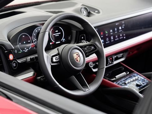 New 2025 Porsche Cayenne S image 9