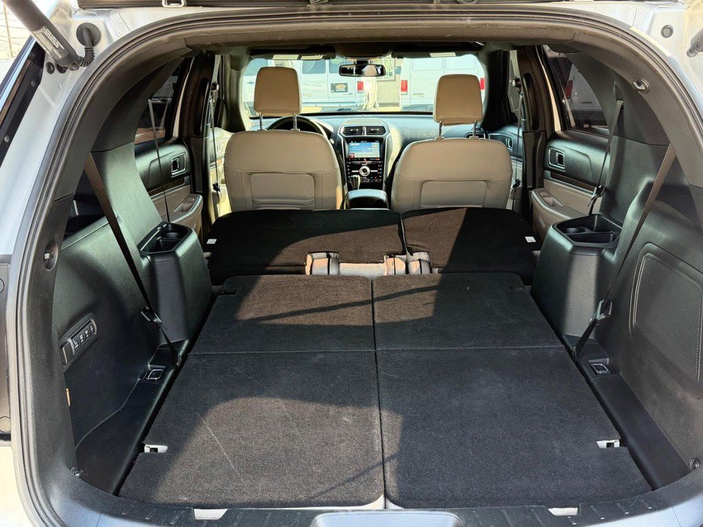 Used 2018 Ford Explorer Limited w/ Ford Safe & Smart Package FWD image 63