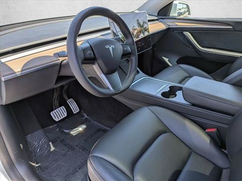 Used 2023 Tesla Model Y Performance AWD/4WD image 10