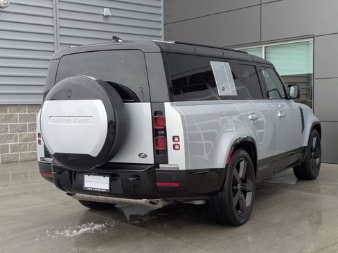 Used 2023 Land Rover Defender 130 X-Dynamic SE image 7