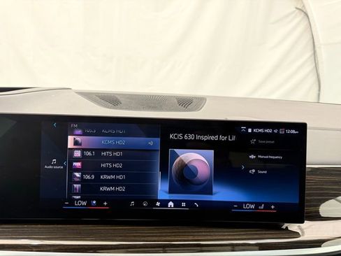 Used 2024 BMW X5 xDrive40i w/ Premium Package image 41