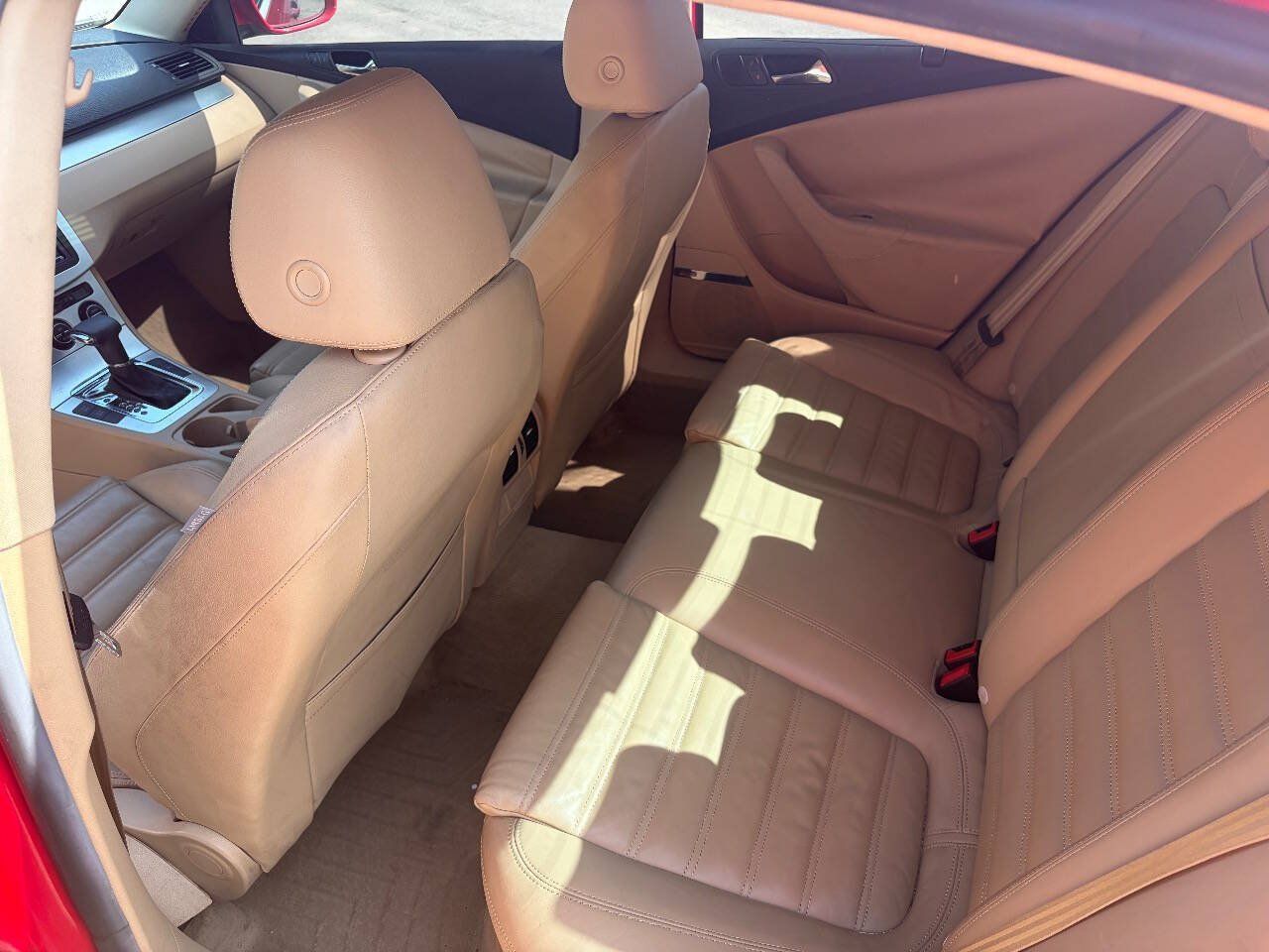 Used 2008 Volkswagen Passat VR6 FWD image 11