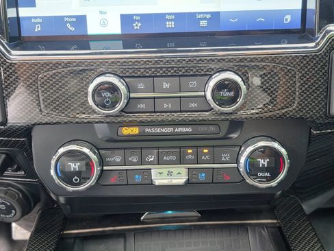 Used 2022 Ford F250 Lariat w/ Lariat Ultimate Package AWD/4WD image 17
