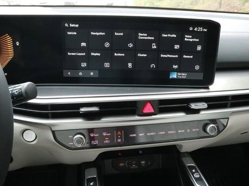 New 2025 Kia Sorento S w/ Panoramic Sunroof Package FWD image 8