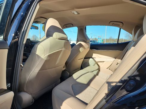 Used 2023 Toyota Camry LE image 10