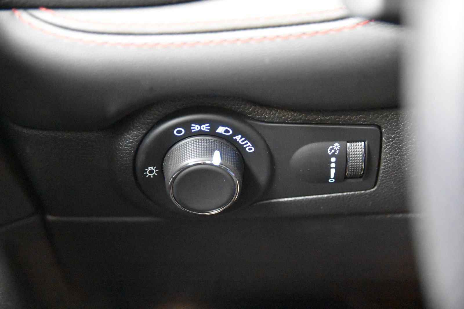 Used 2025 Dodge Durango GT RWD image 18