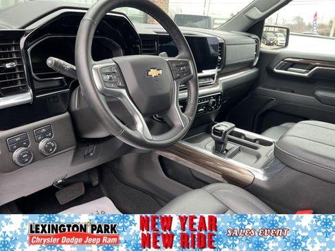 Used 2025 Chevrolet Silverado 1500 LT w/ Leather Package image 13