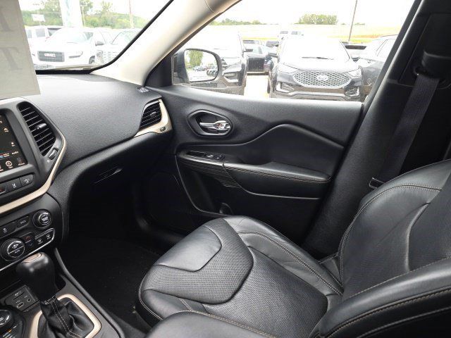 Used 2014 Jeep Cherokee Limited w/ Technology Group AWD/4WD image 24