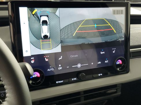 New 2026 Subaru Solterra Limited image 18