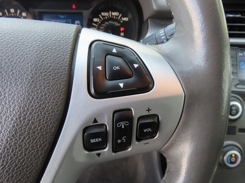 Used 2012 Ford Edge SEL image 19