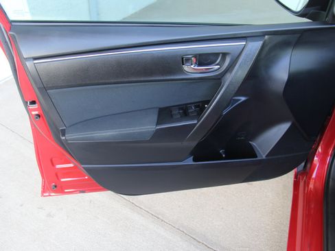 Used 2017 Toyota Corolla LE image 20