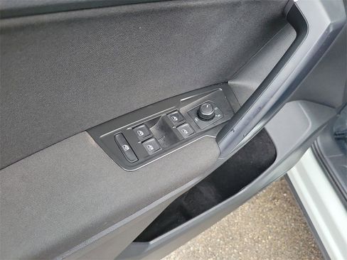 Certified 2021 Volkswagen Tiguan S image 16