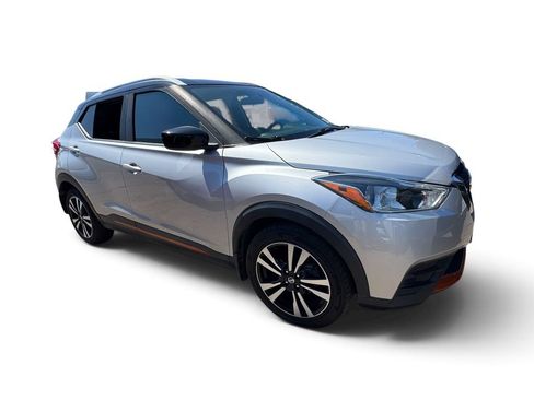 Used 2018 Nissan Kicks SV FWD image 14