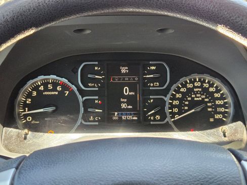 Used 2019 Toyota Tundra SR5 w/ SR5 Upgrade Package AWD/4WD image 23