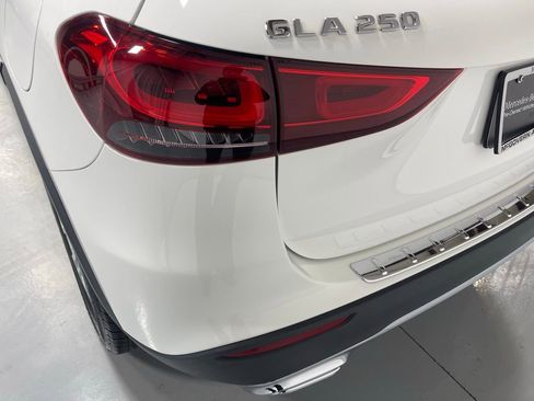 Used 2023 Mercedes-Benz GLA 250 4MATIC image 13
