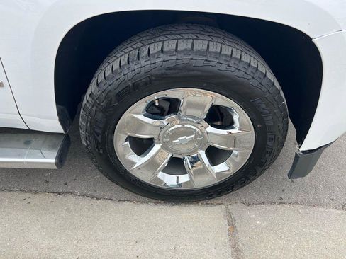 Used 2018 Chevrolet Suburban LT w/ LT Signature Package image 11