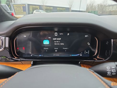 Used 2022 Jeep Grand Wagoneer Series III image 34