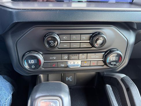 Used 2021 Ford Bronco Outer Banks AWD/4WD image 25
