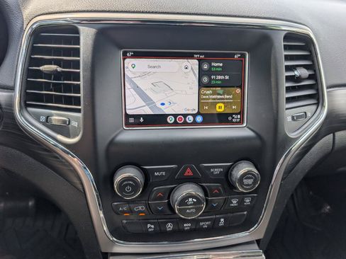 Used 2021 Jeep Grand Cherokee Laredo AWD/4WD image 25