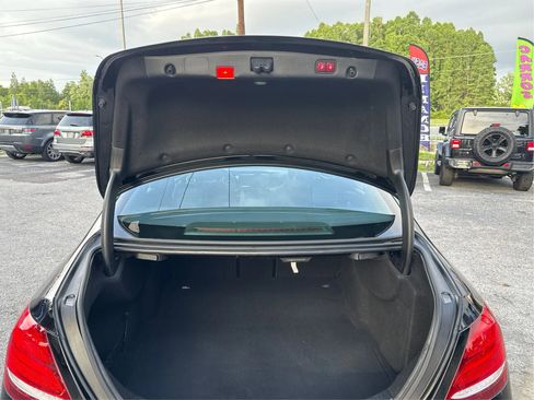 Used 2018 Mercedes-Benz E 300 4MATIC w/ Premium 1 Package image 12