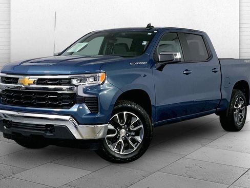 Used 2024 Chevrolet Silverado 1500 LT AWD/4WD image 12