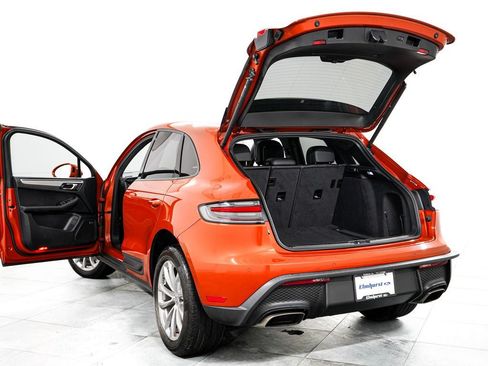 Used 2023 Porsche Macan AWD/4WD image 13
