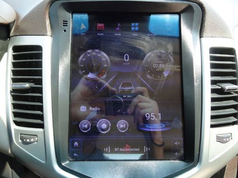 Used 2014 Chevrolet Cruze LT image 14