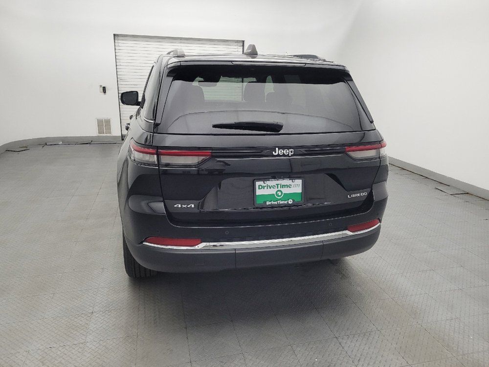 Used 2023 Jeep Grand Cherokee Laredo X AWD/4WD image 6