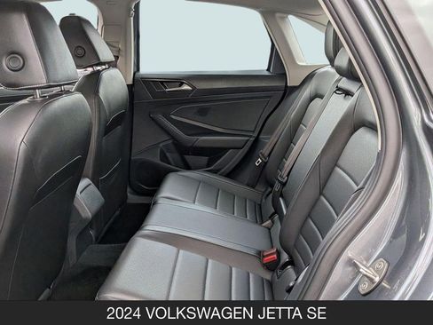 Used 2024 Volkswagen Jetta SE FWD image 18