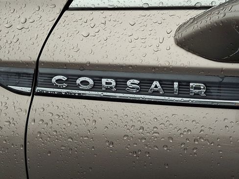 Used 2021 Lincoln Corsair AWD w/ Premium Package image 32