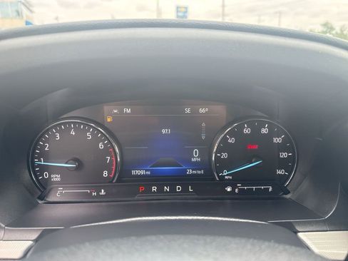 Used 2022 Ford Explorer XLT w/ Equipment Group 202A AWD/4WD image 15