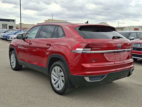 Used 2022 Volkswagen Atlas Cross Sport SE FWD image 4