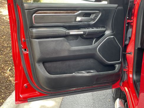 Used 2019 RAM 1500 Laramie AWD/4WD image 21