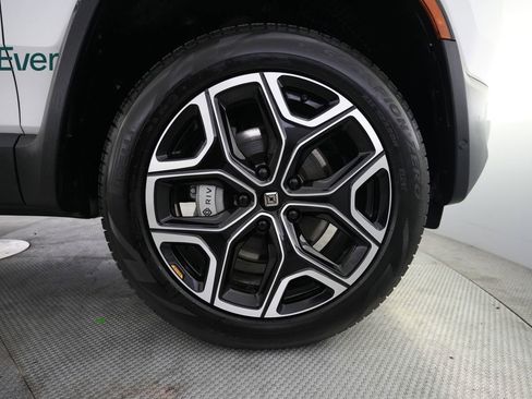 Used 2023 Rivian R1T Adventure AWD/4WD image 19