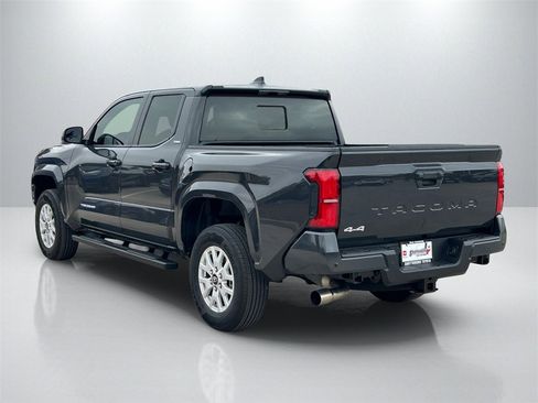 Used 2025 Toyota Tacoma SR5 image 7