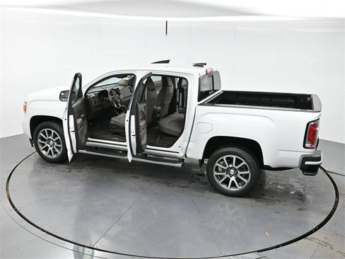 Used 2021 GMC Canyon Denali image 38