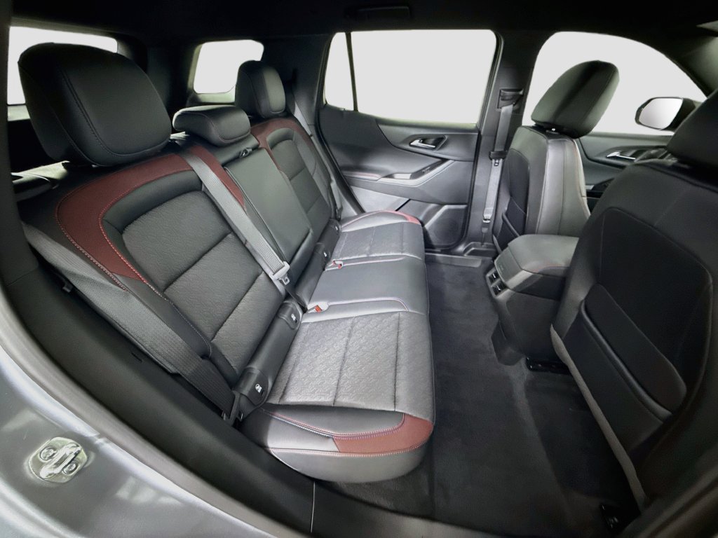 Used 2025 Chevrolet Equinox RS FWD image 25